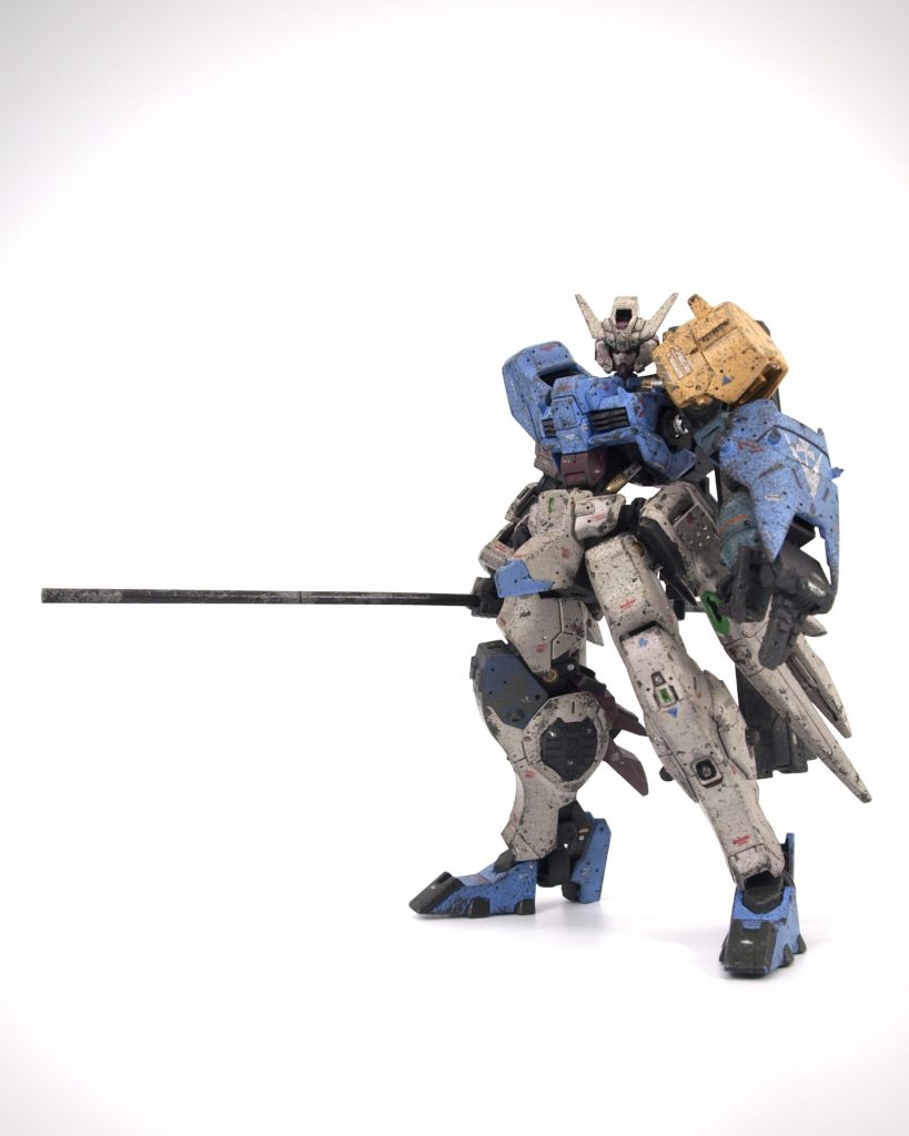 左からのサイドビュー左腕はオリジナルのスピナロディのカラーリングを踏襲して『とりあえず付けた』感を出した