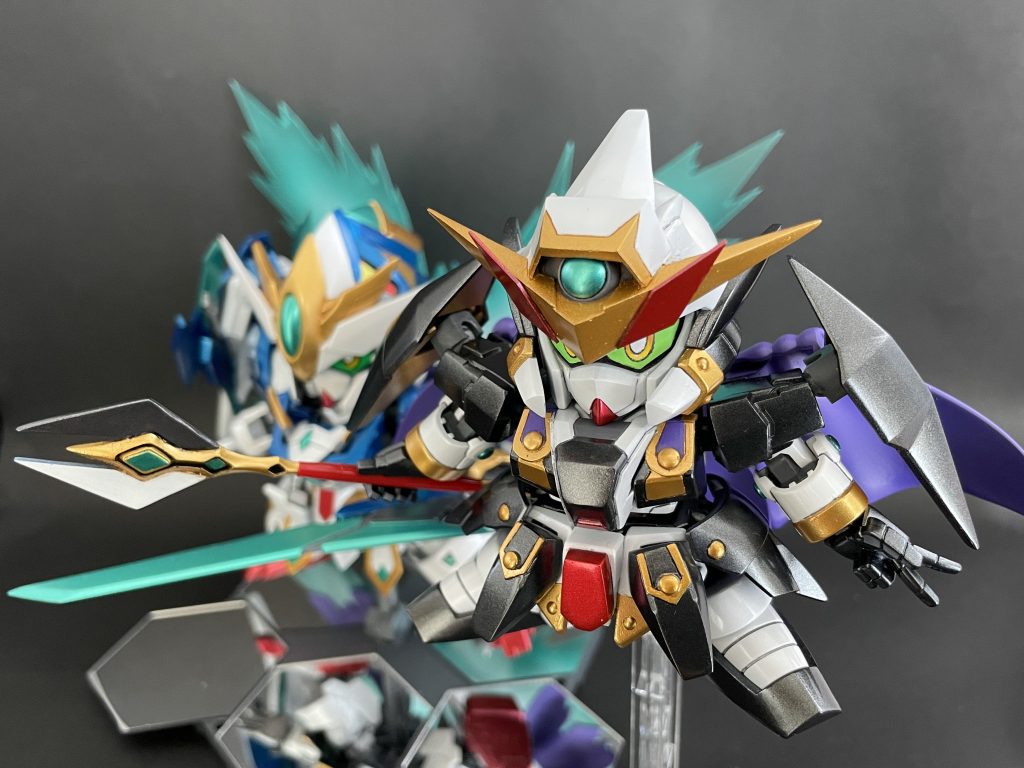 バリバリに前衛近距離型のエクシアを防御魔法でサポート。