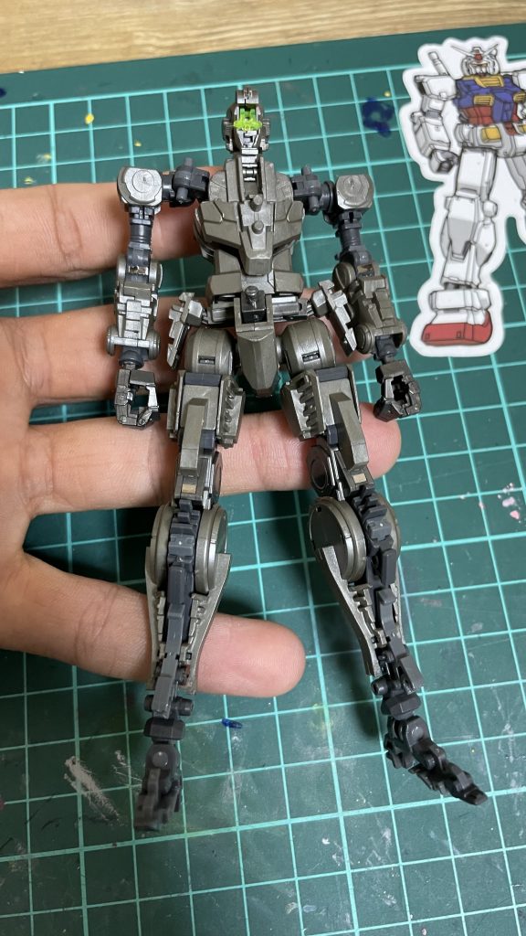 内部フレームとても優秀です。が、ABSが多いので塗装には気を使います。今回はアドヴァンスドMSジョイントは塗装していません。