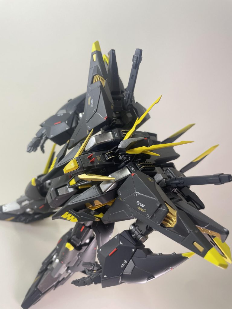 肩部周りも初のシイタケ栽培をしてみました。ここもお気に入りポイントです。指を3回くらい切りました…🙏