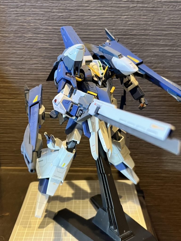 ロングライフルを構えて。長物武装はいいですね。