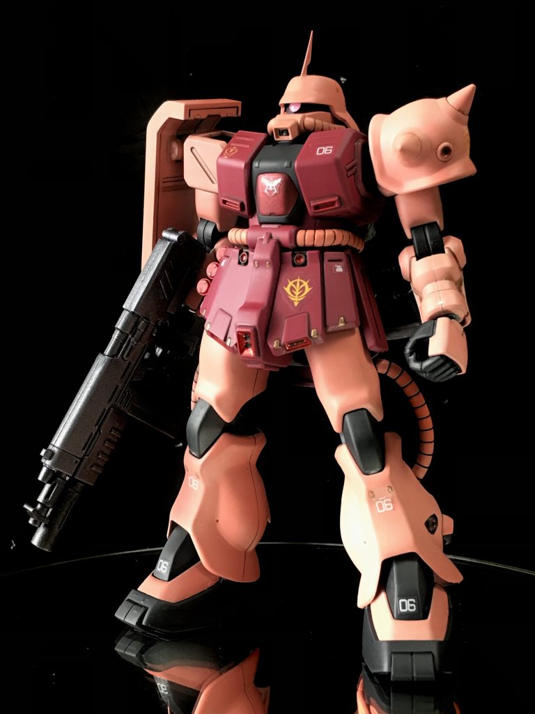 普通の緑のザク改はパッとしませんが（あくまで個人の感想です）、シャア専用カラーになると急に強そうです♪(^^)どうも、昔のゲームでは「ザク改改」としてシャアの乗機として登場していたらしいですね。後から知りました。