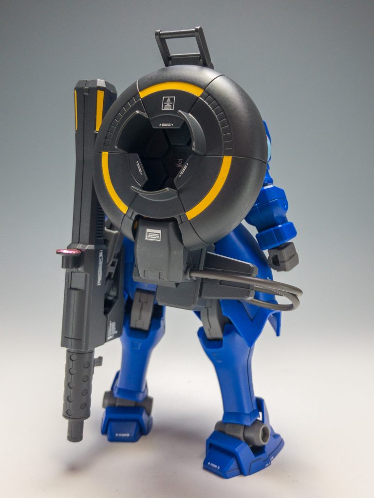 リアビューです。ビームキャノンやジェネレータがデカくて迫力があります。