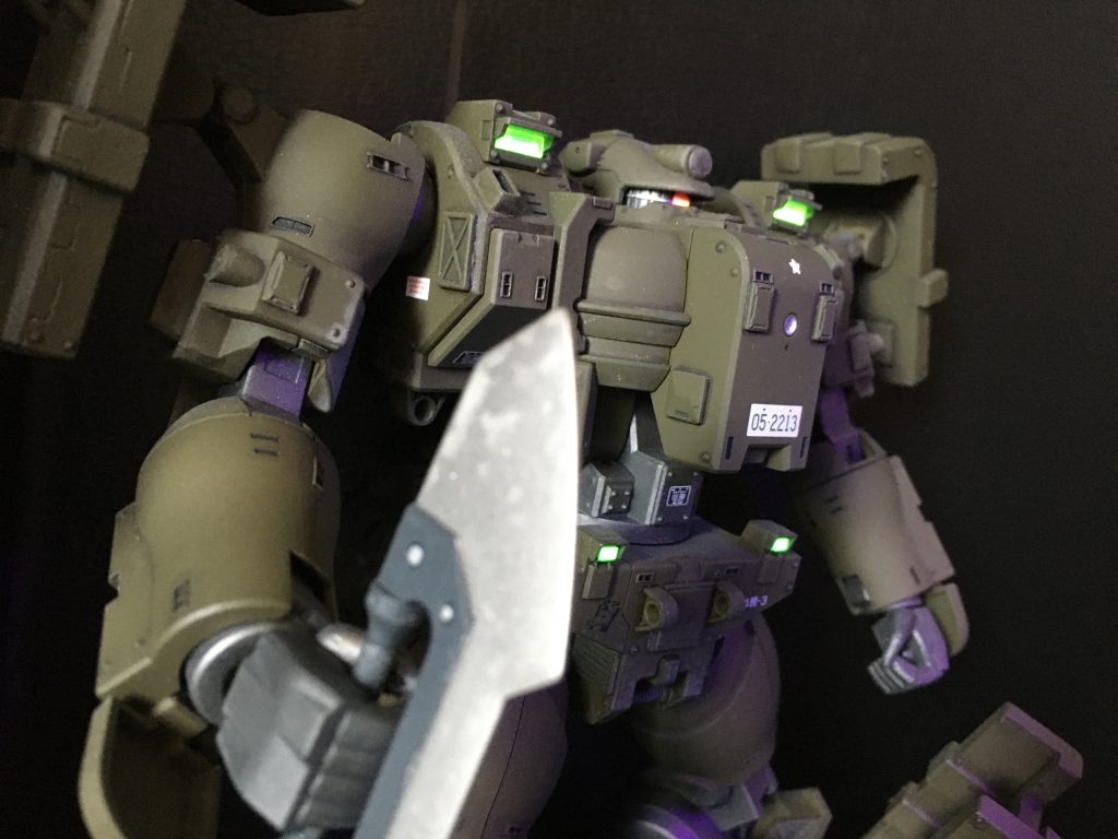 惜しむらくは塗装始めたての頃で缶のトップコートを失敗、所々で白被りしてる所ですね…。今ならもうちょいマシな仕上がりになったろうなとは思いますがこれはこれとして。