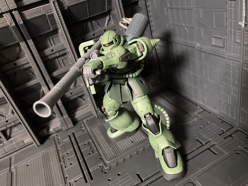 肩のショルダーや足のパーツを少し変えて機体もF型と区別をつけてみました。