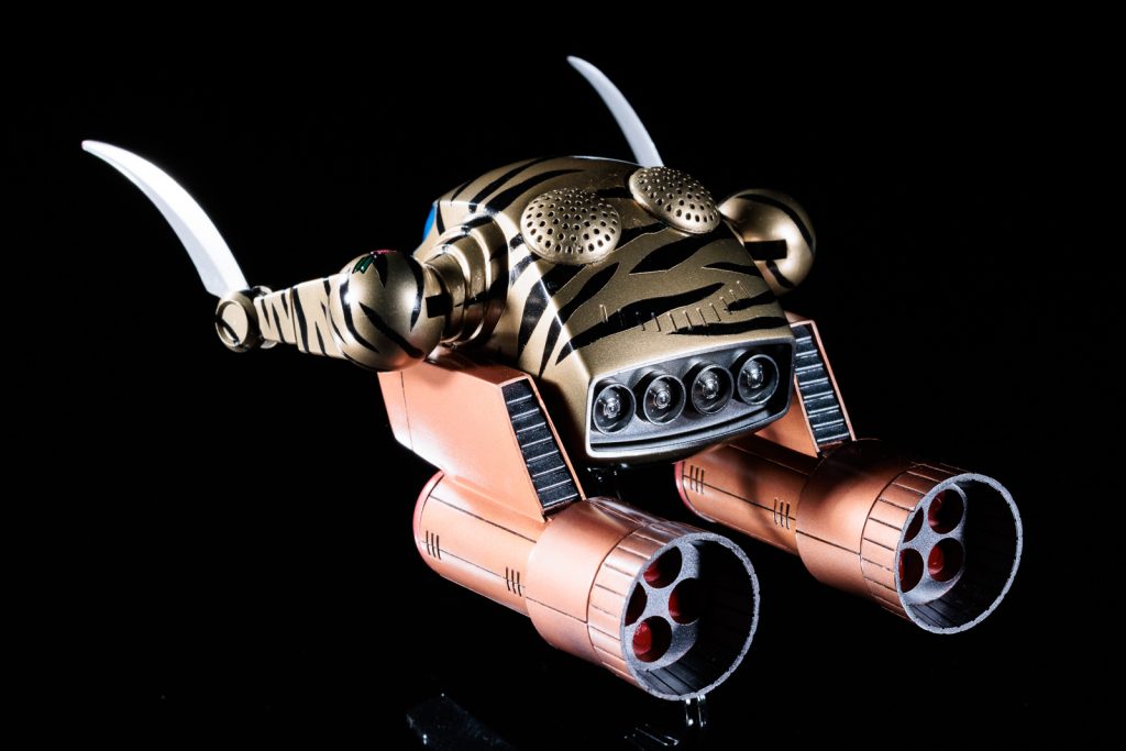 ボタンみたいなパーツの接着ミスで塗装台無し （笑）