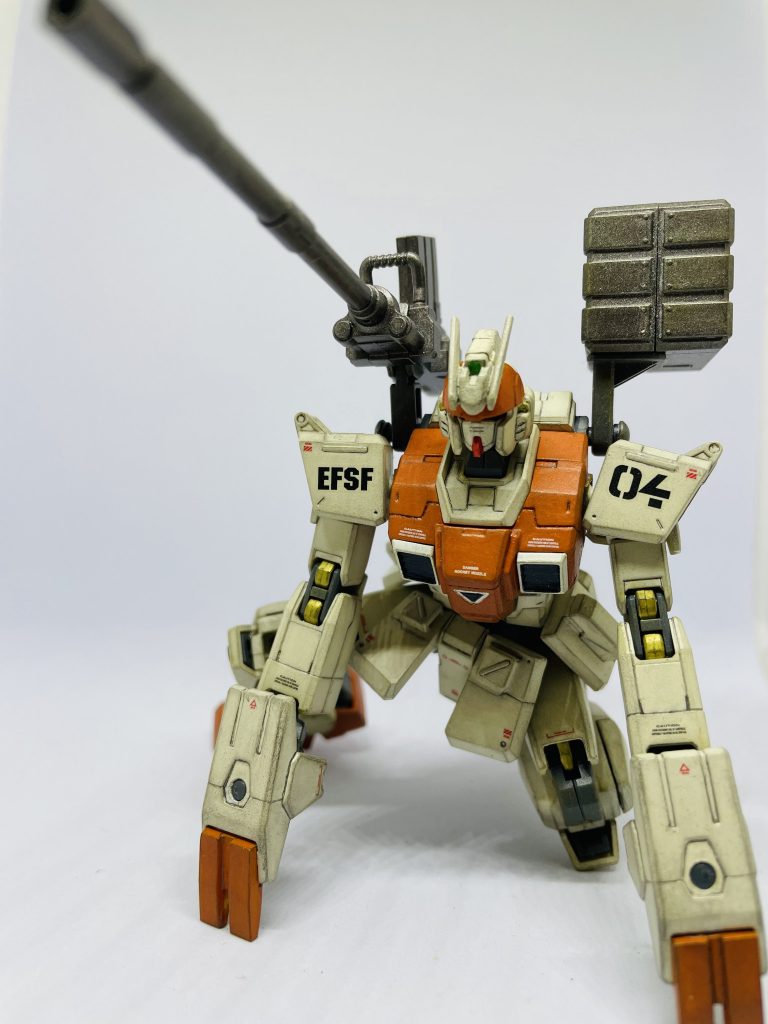 シールドを手持ちさせ、1番やりたかった砲撃ポジション!ガンキャノンの例のポーズっぽく!そのためにショートシールドに爪をつけました!