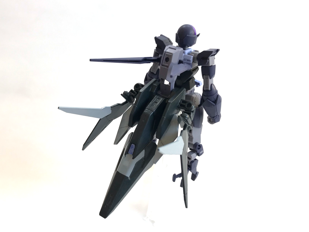 装着するとこんな感じになります。羽根はアルスアースリィアーマーのものと単軸ジョイントパーツでつないだものになっていてウイングの折り畳み・展開が可能。