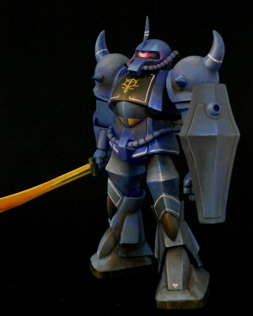 ということで1/144グフでしたキットの説明書を見た時はカッコよく作れるのか不安になるようなキットでしたが、旧キットは若干のバランスをイジるだけで大きく印象をかえますね!次回作をぜひ見てください