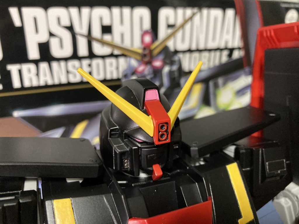 チャレンジその⑤【軟質素材への塗装】サイコガンダムのブレードアンテナは軟質素材なので、普通に塗装しても剥がれてしまう。対抗策としてガイアノーツのマルチプライマーで下地塗装しました。なお、上塗りの黄色はクレオスのアクリル塗料です。初めての試みは以上となります。