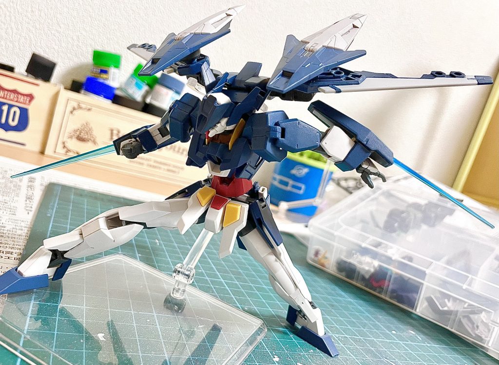 腕はAGE3だから腕から直接サーベルを出したらできるぞ！