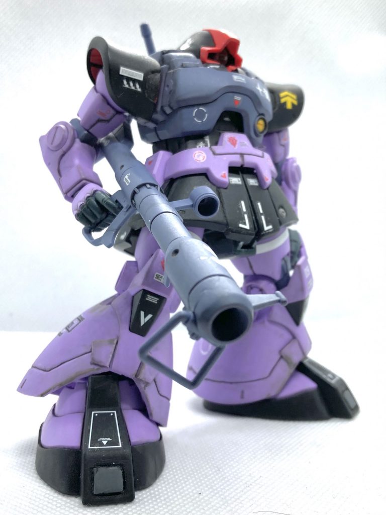 S字立ち。部分的に塗装してますが基本は成形色仕上げです。