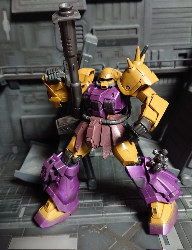 バズは旧キットのリックドムⅡのもの