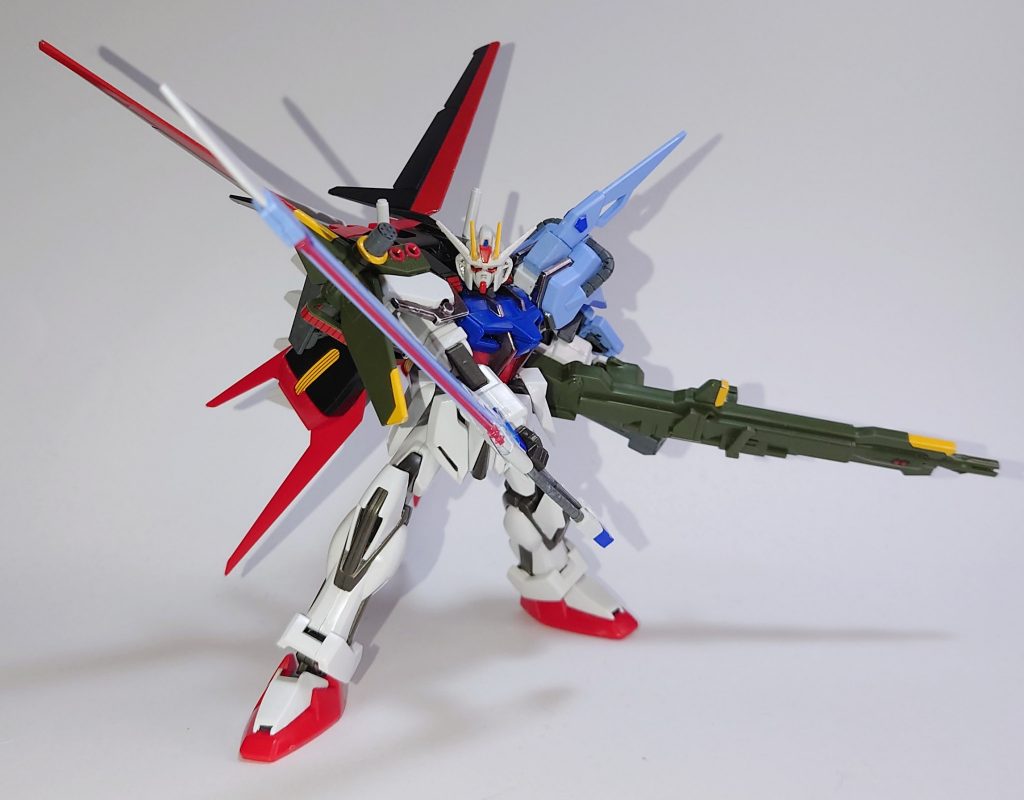  15.78m対艦刀「シュベルトゲベール」白、青、グレー部分を塗装。前者2色はシールで補えきれない部分。