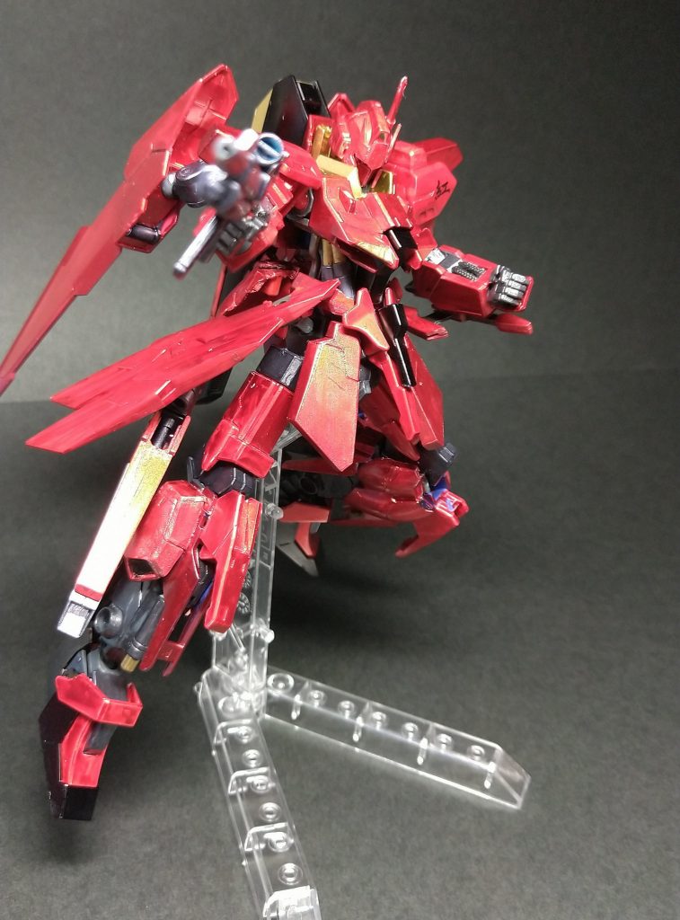 高エネルギービームライフル本機用のビームライフル。通常のビームライフルとしてだけでなくビームマシンガンとしても運用可能。