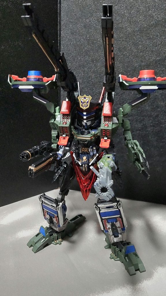 ○フルオープン・アタック全武装による一斉射撃を行う。この攻撃方法を取ったあとは弾も無くなるので、通常形態に分離することになってしまう為、正に切り札である。