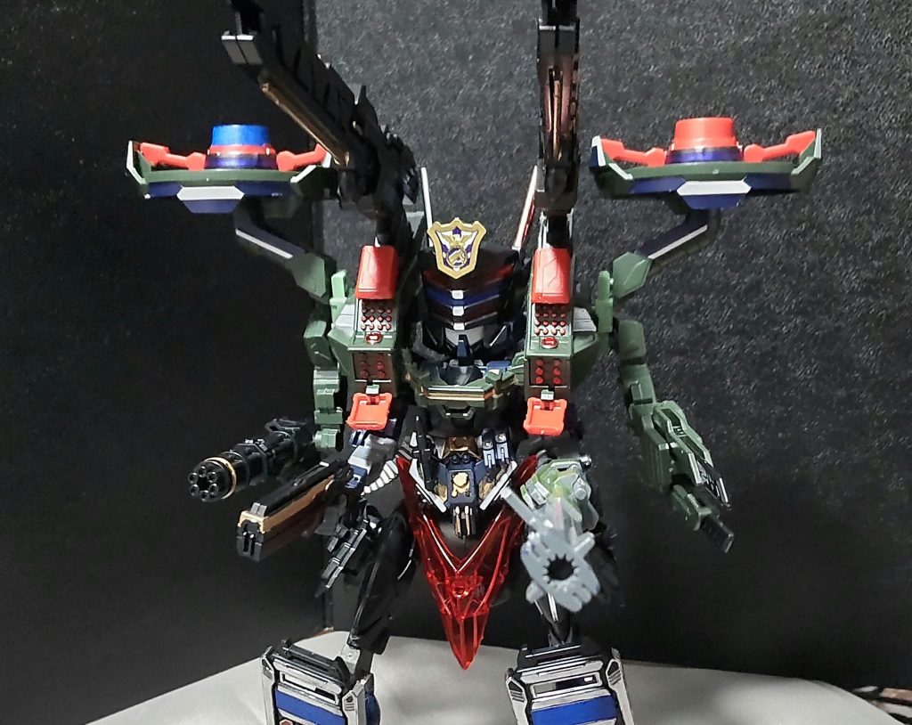 ○ミサイル・ポッド肩部に装着されているミサイルポッドを展開することで、大量に放つ。主に牽制用で用いられる。