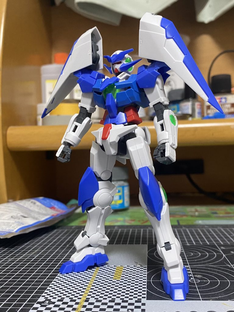 当初のプランではトランザムブースターの翼部を肩に設置する方針でした。