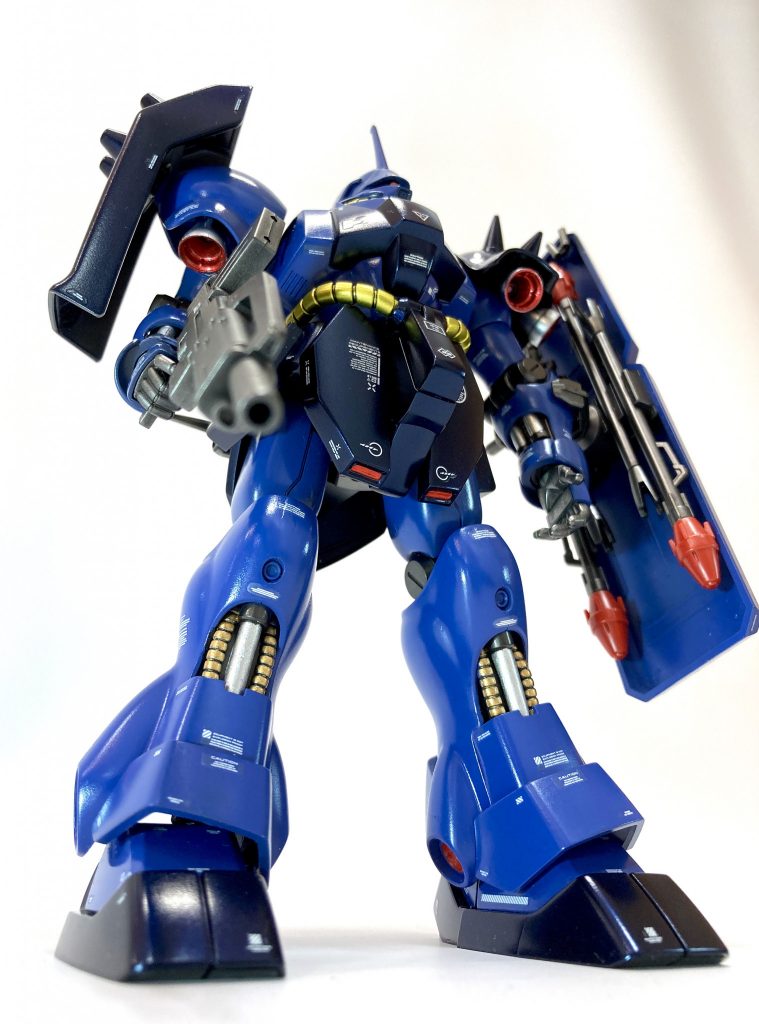 ガンプラ初めて3つ目の個体です。初めてＨＧ作りましたが部品点数も少なくとても作りやすく感じました。　