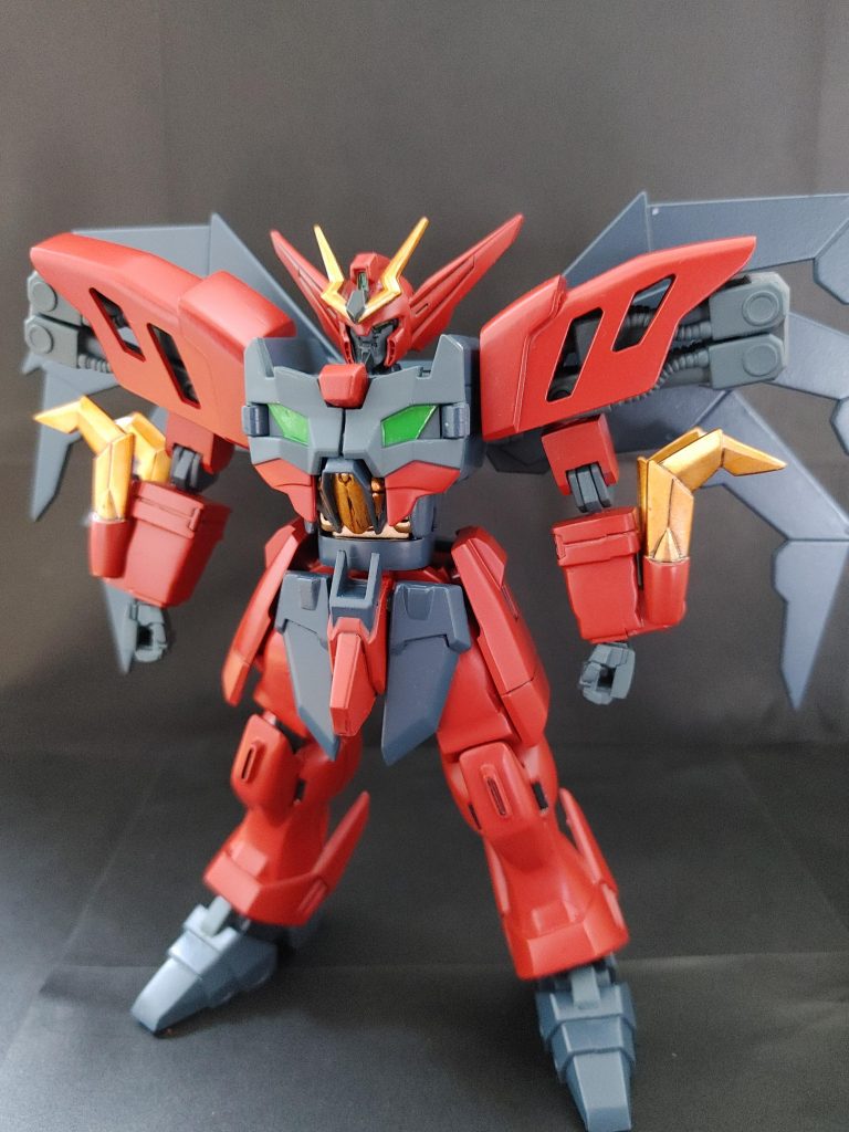 元のキットの状態でも素立ちは良かったです。↓上半身の改造箇所↓・肩をボールジョイント化しました・ガンダムXの肘関節を移植しました・腰を回転できるようにしました(キットのままだとできません)