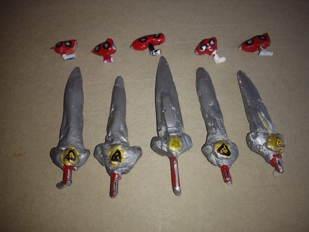 5人共通武器。   バイブレードと、オートブラスター。  共に、エポキシパテ+ランナー製(^ω^)
