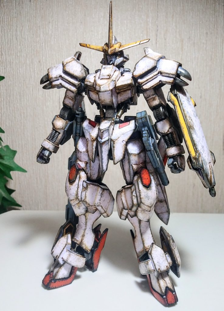 全体的に強めにドライブラシをかけ、リアルタッチマーカーのブラウンで錆表現をつけてみました。