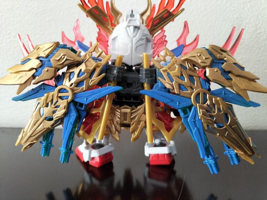 後ろ劉備ユニコーンの両腕、武器を改造してバックパック作成。もうちょっとしっかりしたバックパック作りたい‥手、ランナーがまるみえです。