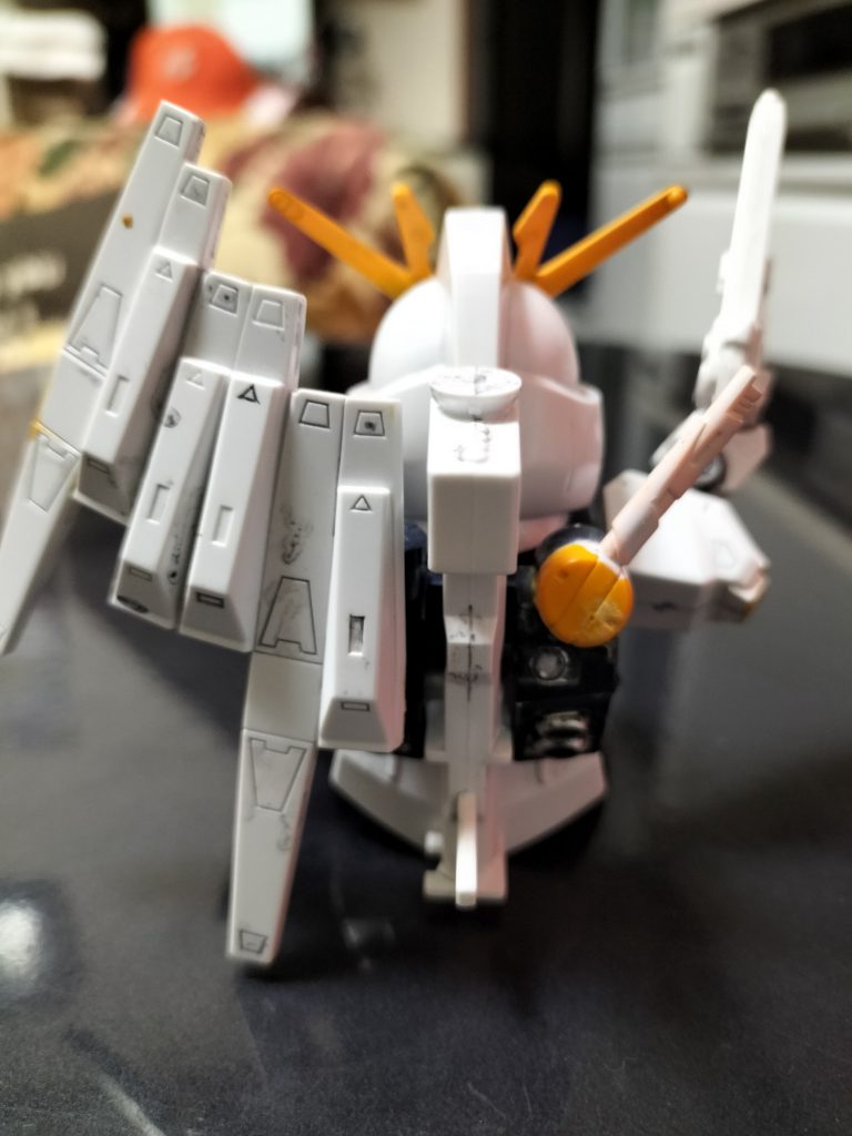 背部のバーニアはシルバーで塗りました。