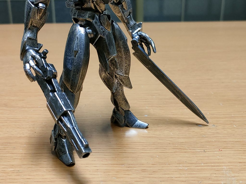 両腕の武装。本来ゼダスは掌の発振器からサーベルやバルカンを撃つがELSは過去人類との戦闘からより明確に攻撃を誇示する為に武器を模して攻撃するようになる只の戦士とは違う習性を抱く用になる。