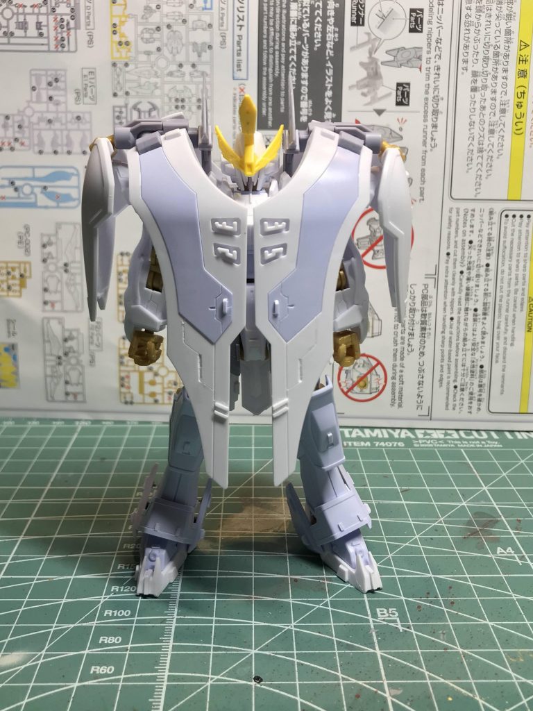 クロークのディテール追加も完成。今見ると、控えめなカラーリングにすればよかったと、後悔MAX!!