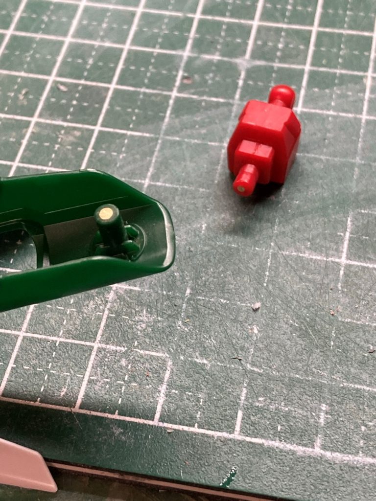 軸は補強用に真鍮線を埋め込んでいます。