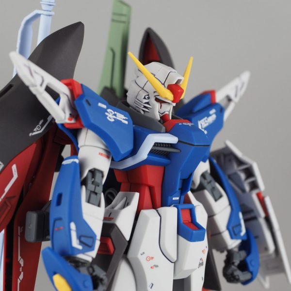 デスティニーガンダム