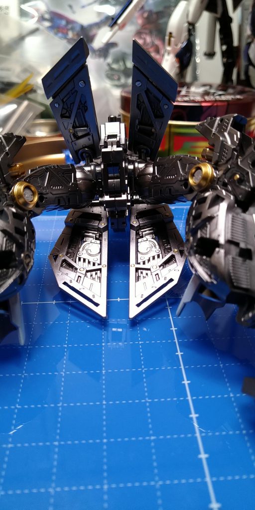 フレーム状態今回使用色クレオス:スーパークロームシルバー2 クリアーホワイト サファイアブルー アメジストパープルガイアノーツ:フレームメタリック1・2 スターブライトゴールド パールプレミアムレッドメガバズはパールホワイトです