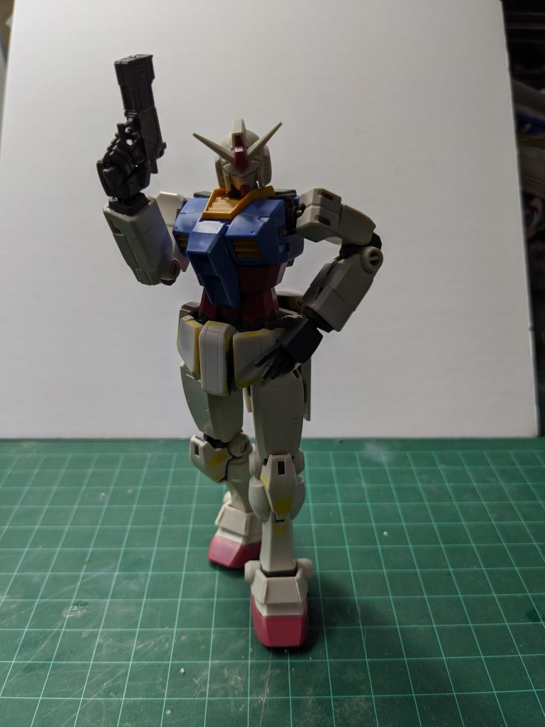 塗装前状態地味に腕の付け根を幅詰めしています(笑)