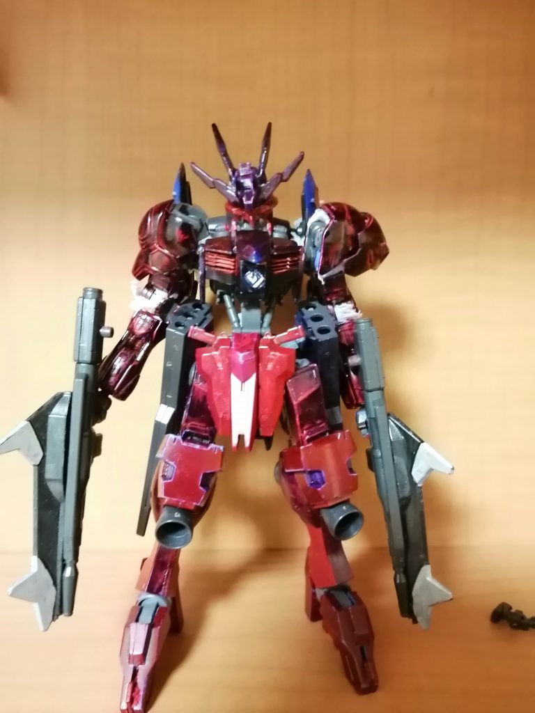 写真をとっていなかった為に載せられていませんが…バーストサーベルとヴィダール専用ライフルも所持しています。かなりオールラウンダーなガンダムフレーム機体になりました勿論、ヴィダールの花形とも言える脚部ハンターエッジもそのまま使用。ﾔｯﾀﾈ！