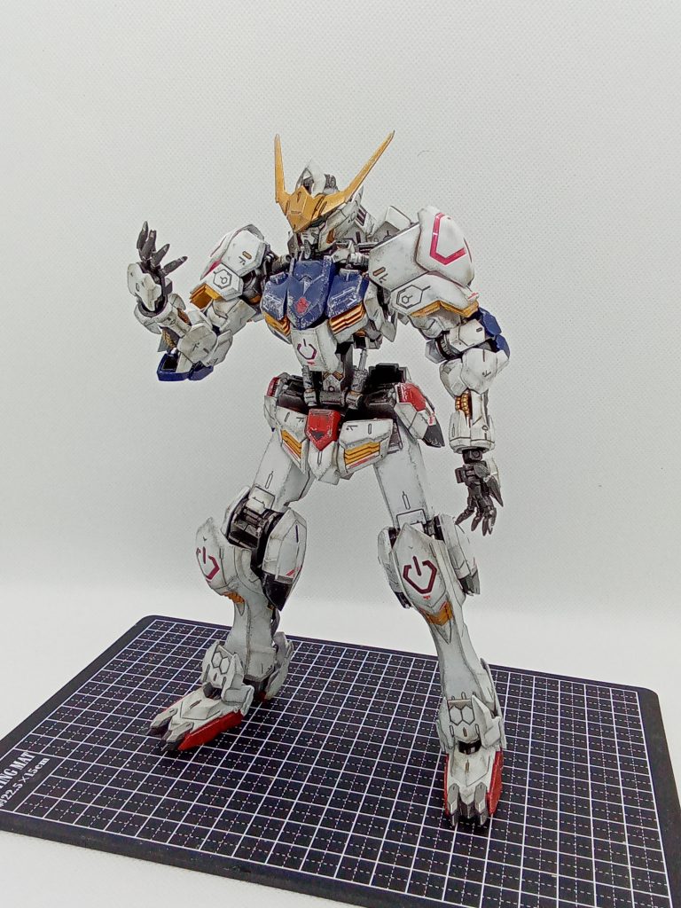 重量感が出るように意識して・・普段HGしか作ってこなかったので　サイズの大きさにビックリ