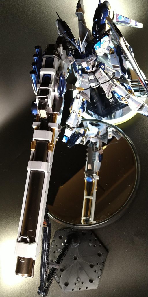 ハイパーメガバズーカランチャーを構えると撮影スペースの都合上「どう撮るか?」が難しい