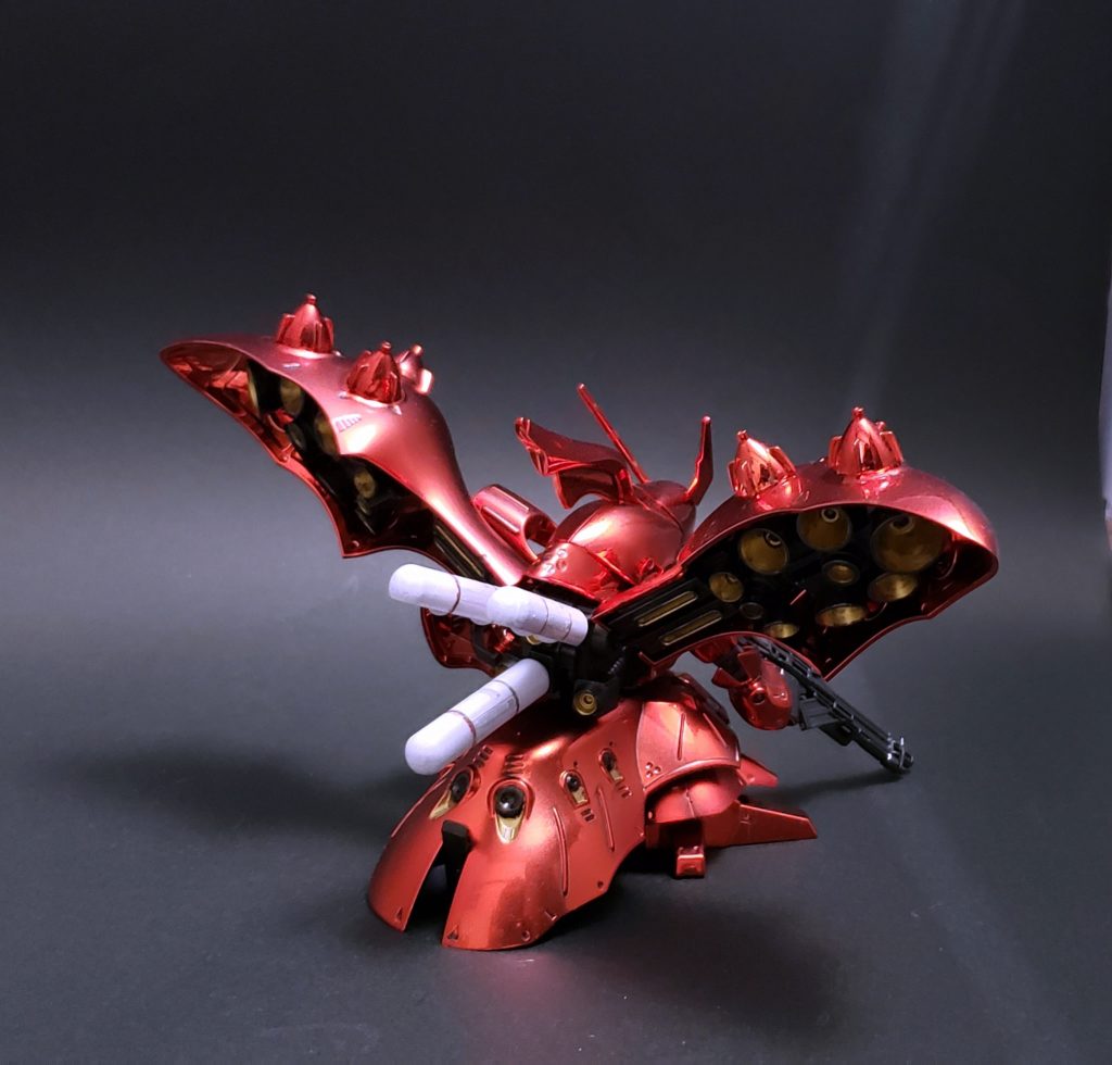 後ろからバーニア内側はマッキーゴールドで塗ってます