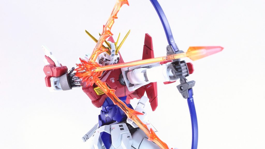 甘雨の時に使ったプラアクトの和弓で、爆熱必中ブライジングアロー。ゴッドの系列という事で炎っぽく塗装しました。