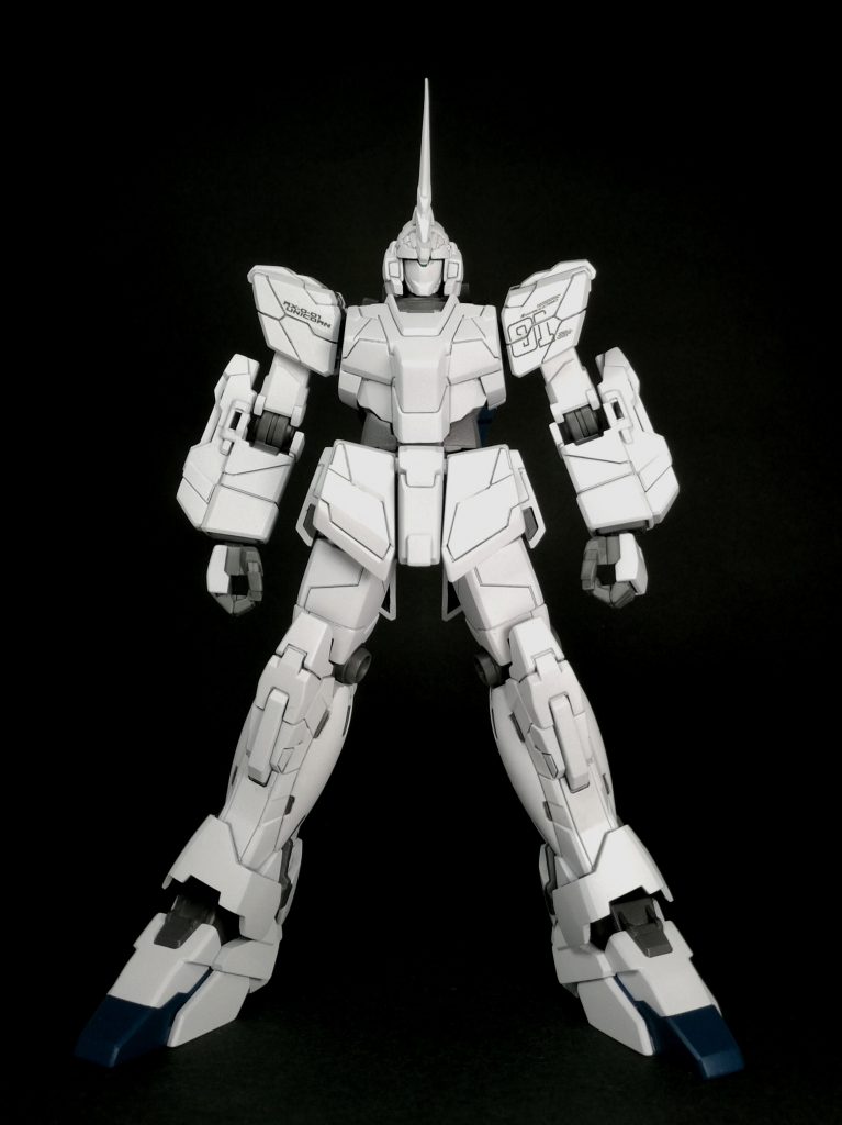 黒背景で真正面