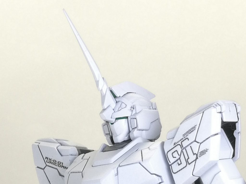 センサーはシルバー下地に蛍光グリーン角が曲がっていたりしたので、ピンとまっすぐ立つように矯正しましたしかし...近くで見るとなんか汚い　丁寧にやってるのに何でだろう