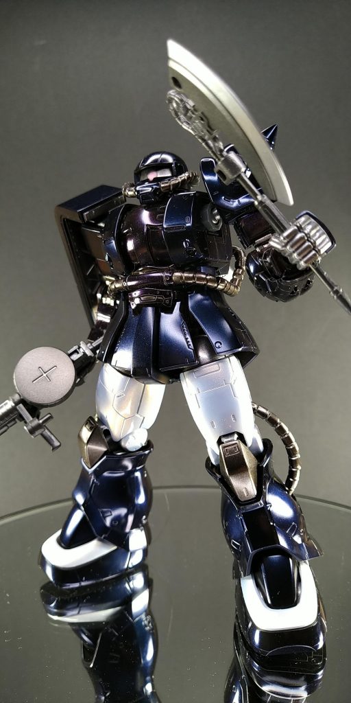 ヒートホークとザクマシンガンはキット付属ではなくベース限定の武器セットより