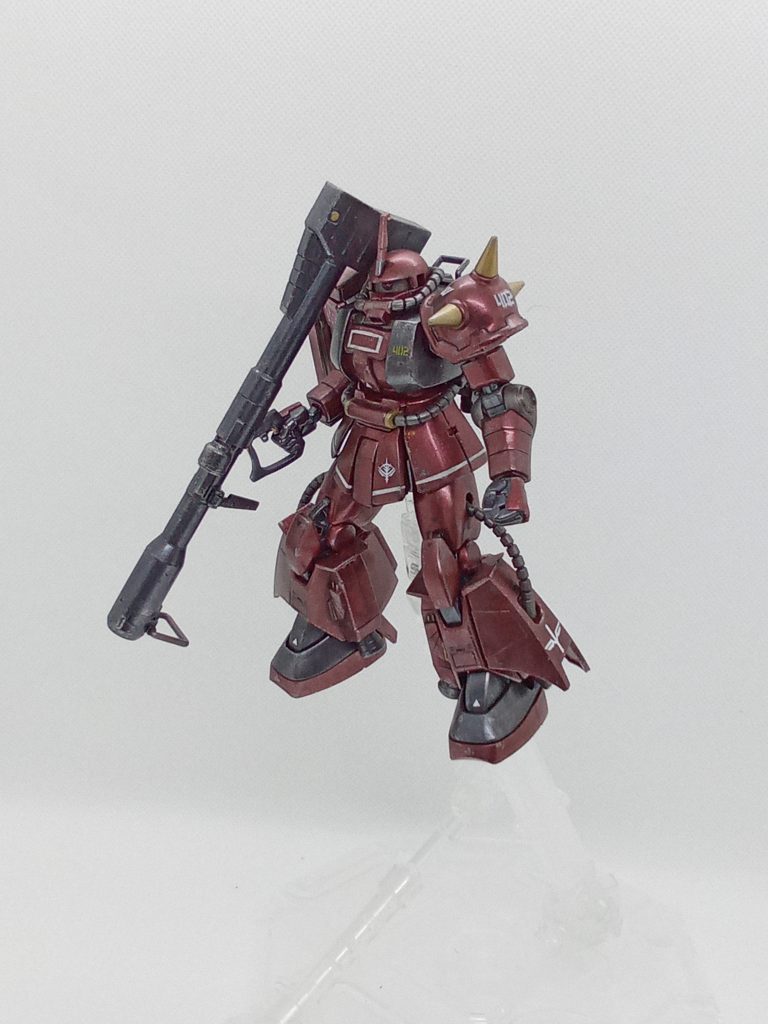 モノアイは何かのビームサーベルのランナーで制作してレジンで仕上げ改めてみると・・小さい