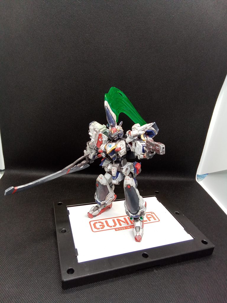 クトゥグア【試作型】オリジナルを参考にデザインを大幅に簡略化パテの塊から削り出してますが、大雑把なので細部は見えないように撮影