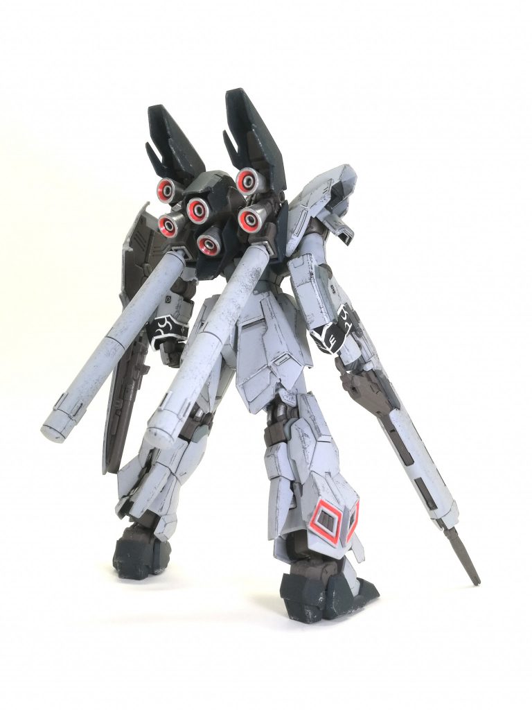 スラスターはシルバーと蛍光レッドで塗装　ここだけ光沢仕上げ　筆塗りです