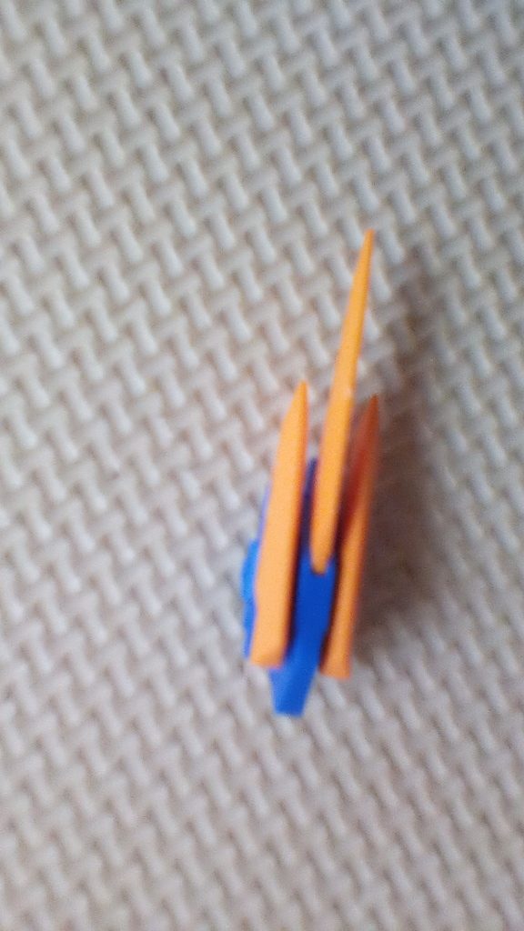 アストレイブルーフレームD–3枚目/制作者：ランディの息子