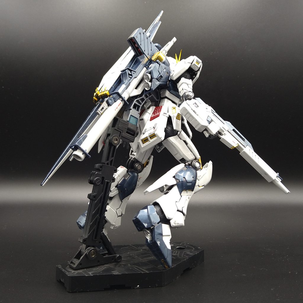 なにが凄いって外装はシール貼ってクリアコートしただけでこの完成度っすよ！