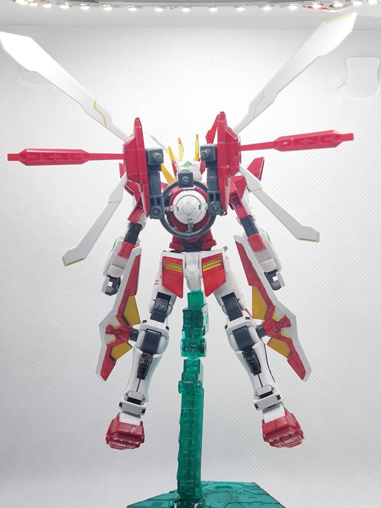 GNドライヴとランナーの奇跡の一致その2ランナーのちょうど真ん中にGNドライヴが見える!ゴッドガンダムの翼のつけ方で1か月くらい悩んで最新作のタグ使えないかと思ってたけど間に合ってよかった