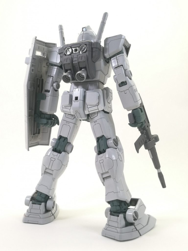 バックパックと関節はつや消し　コントラストが映えますバックパック等はリングオブガンダムの｢アムロの遺産｣をイメージしています