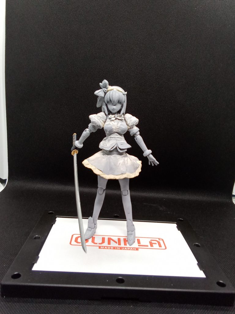 少しスカートが伸びましたwそれ以外の箇所は作り直してます胴体切断後スタイルをいじる為、胴体が長くなりました